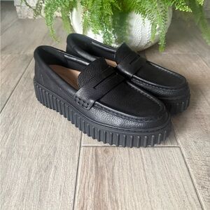 Clarks Women's Torhill Penny Black Leather